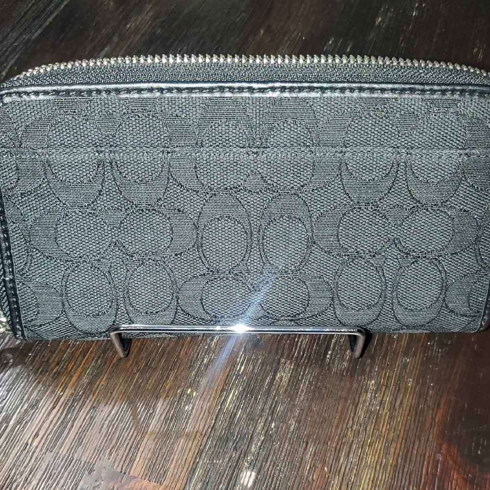 Coach Black Signature Zip Wallet - Picture 2 of 9